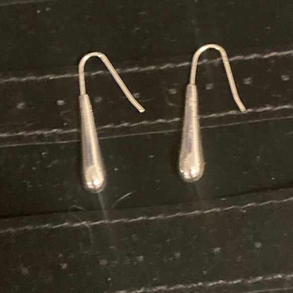 1” SILVER TONED HOOK STYLE TO EARRINGS - Picture 3 of 3